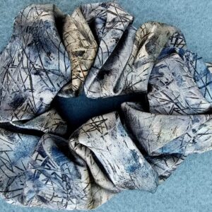 Anda Abstract Silk Hair Scrunchie "Skating"