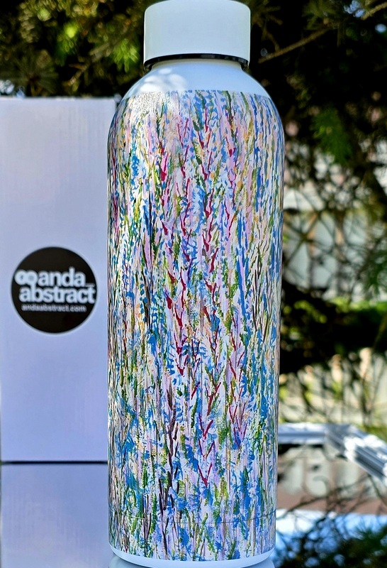 Unique Anda_abstract design Weight: Thermos 300 g Volume: 500 ml Premium stainless steel thermos BPA free Keeps drinks hot and cold for 9+ hours Not dishwasher safe Packaging: white cardboard box, weight 50 g Thermos packed, weight: 350 g Box dimensions: vertical height 23.5 x width 7.5 cm