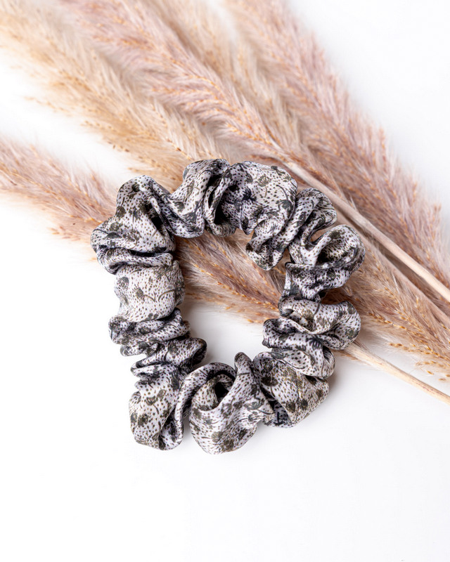 Summer Morning - Silk Hair Scrunchie Small 2,5 cm - Image 3
