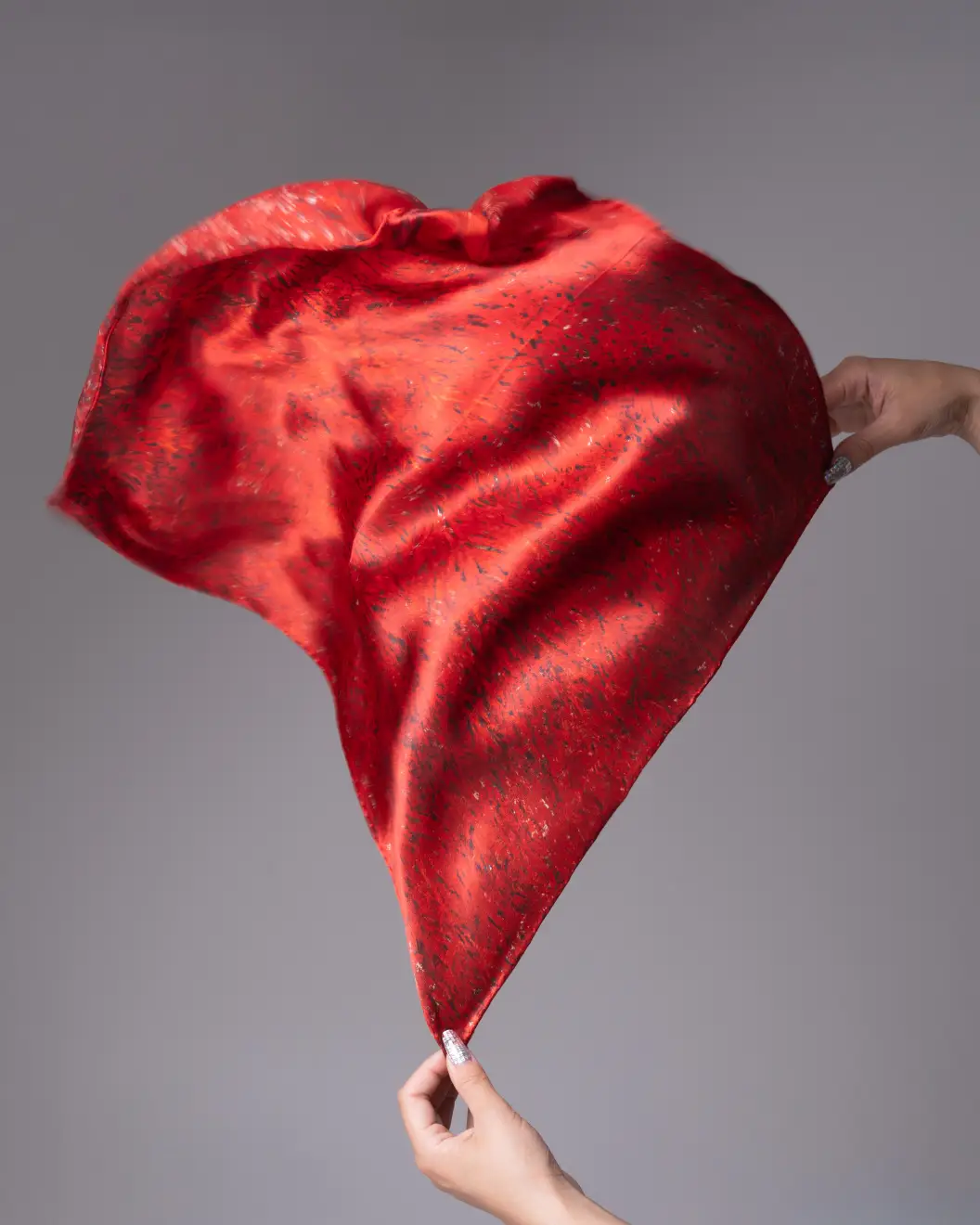 Red Bloom Symphony deep red – Anda Abstract Small Silk Scarf 55×55 cm - Image 2